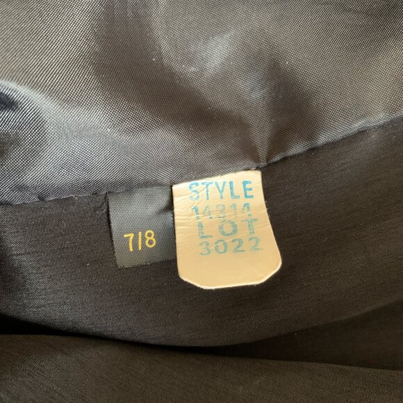 Vintage Style Short Raincoat - Picture 6 of 6